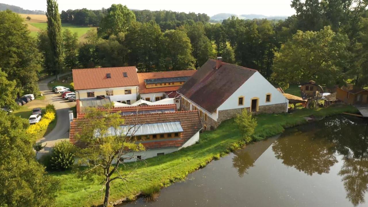 Strnadovsky Mlyn Otel Jesenice  Dış mekan fotoğraf