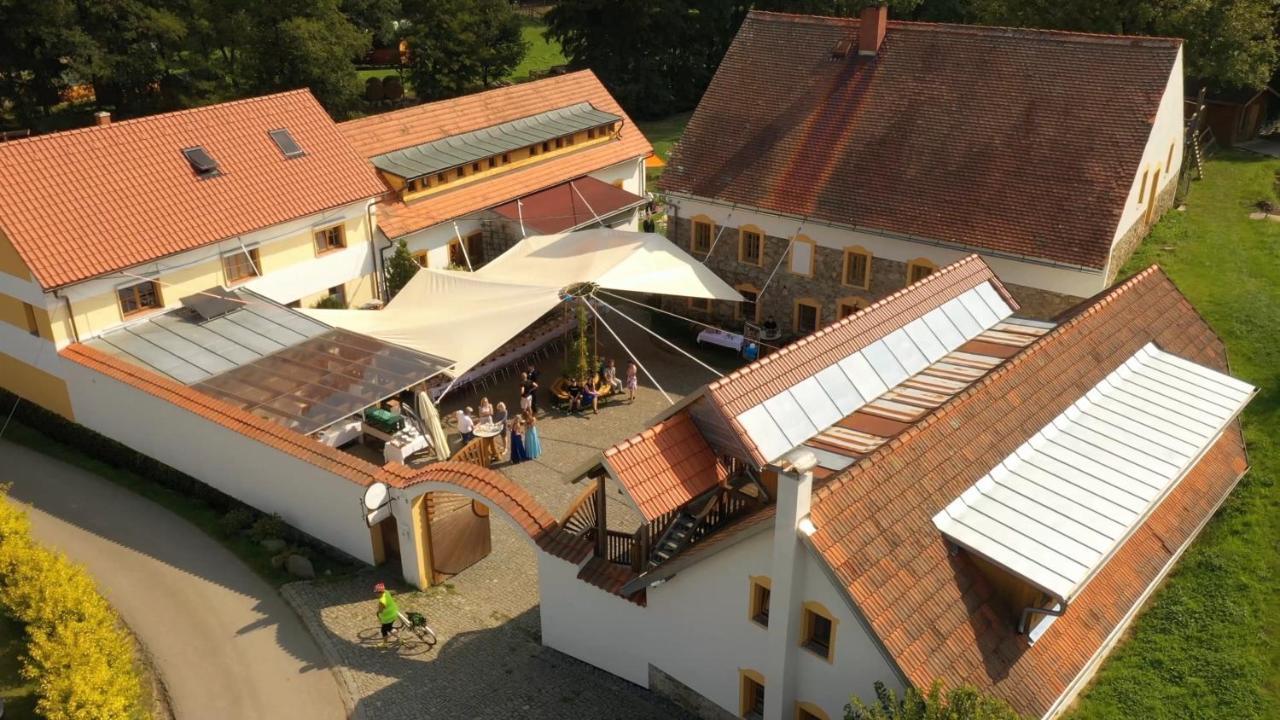 Strnadovsky Mlyn Otel Jesenice  Dış mekan fotoğraf